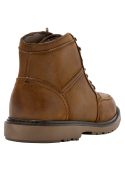 Calzado casual de cuero café para hombre, práctico y elegante, ideal para reuniones casuales o salidas de fin de semana.