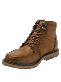 Bota casual para hombre en cuero café, costuras visibles, adecuada para ocasiones informales y actividades al aire libre.