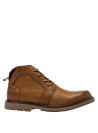 Botín camel de cuero para hombre, estilo casual, con suela antideslizante y pasadores metálicos, ideal para look urbano.