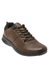 Zapato casual marrón de cuero y textil para hombre, estilo deportivo urbano, con cordones y ventilación.