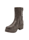Bota con suela robusta y antideslizante, ideal para un agarre seguro en actividades diarias.