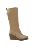 Bota beige de cuero para mujer con diseño elegante y moderno, ideal para un look casual urbano.