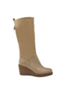 Bota beige de cuero para mujer con diseño elegante y moderno, ideal para un look casual urbano.