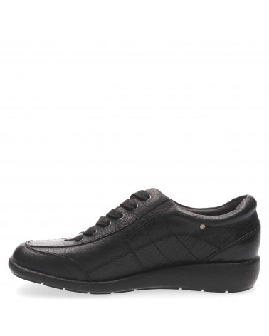 Calzado casual negro de cuero para mujer, diseño cómodo con taco plano.