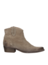Calzado vaquero gris de cuero con forro de tela suave, diseño femenino.