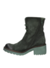 Bota de cuero gamuzado verde para mujer, con cordones y suela gruesa, perfecta para ocasiones informales y paseos urbanos.