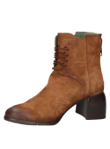 Botín de cuero gamuzado camel para mujer, con taco cuadrado medio, ideal para un estilo casual y elegante.