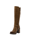 Bota de cuero camel para mujer, con diseño elegante y robusto, ideal para clima invernal y ocasiones formales.