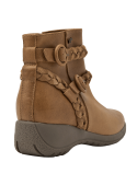 Botín camel de cuero para mujer, caña de 12 cm, estilo casual, garantiza confort y protección en climas fríos.