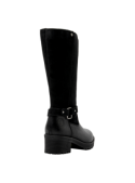 Bota casual negra para mujer, combinación de cuero gamuzado y liso, perfecta para combinar con jeans o leggins.