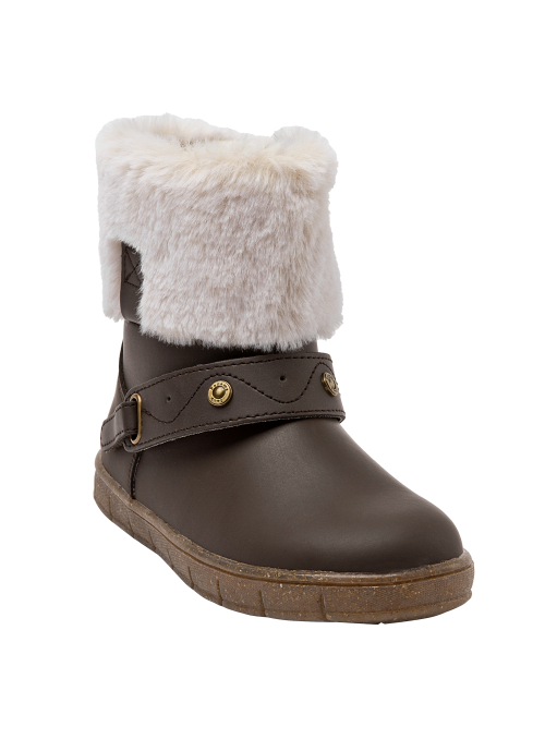 Bota café para niña, combina elementos vintage y contemporáneos, adecuada para reuniones familiares o salidas al parque.