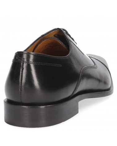 Zapato Oxford de cuero negro para hombre, perfecto para ocasiones formales como matrimonios y eventos corporativos.