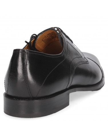 Zapato Derby negro de cuero, estilo sobrio con costuras visibles, versátil para reuniones de trabajo y ceremonias.
