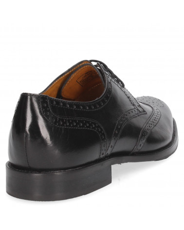 Elegante zapato de cuero negro para hombre con diseño brogue, adecuado para ocasiones formales como bodas y reuniones.