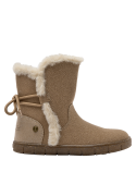 bota taupe de niña con líneas sencillas y lazo decorativo, ideal para climas fríos y ocasiones informales.