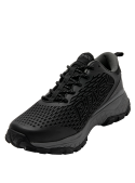 Zapatilla negra de hombre con diseño llamativo y moderno, perfecta para ocasiones informales y encuentros casuales.