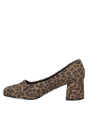 Stiletto de charol animal print para mujer, ideal para un look estructurado en eventos formales.