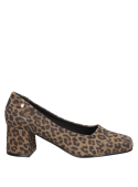 Zapato de charol animal print para mujer, cerrado y con taco grueso, ideal para eventos formales.