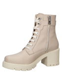 Botín de cuero taupe para mujer, estilo casual con cordones y ojales metálicos, ideal para un look urbano chic.