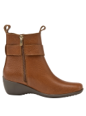 Botín Chelsea camel de cuero para mujer, ideal para invierno, con punta cuadrada y caña de 14 cm.