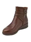 Botín casual de cuero café para mujer, diseño cómodo y resistente.