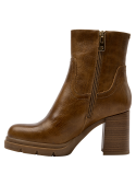 Botín de cuero café para mujer, casual y minimalista, con tacón de bloque y puntera redondeada, chic.