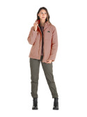 Parka casual de mujer en color rosado, perfecta para actividades al aire libre en climas fríos.