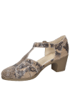 Zapato casual de cuero pitón para mujer con taco bloque de 6 cm y punta redonda.
