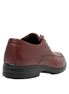 Zapato Derby café de cuero para hombre, estilo vestir.