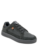 Zapatilla de cuero gris para hombre, ideal para actividades diarias con comodidad superior.