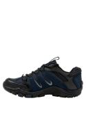 Zapatilla azul para hombre, estilo aventurero, fabricada en cuero y mesh.