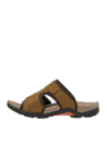 Sandalia de hombre camel en cuero, estilo outdoor, frescura y comodidad.