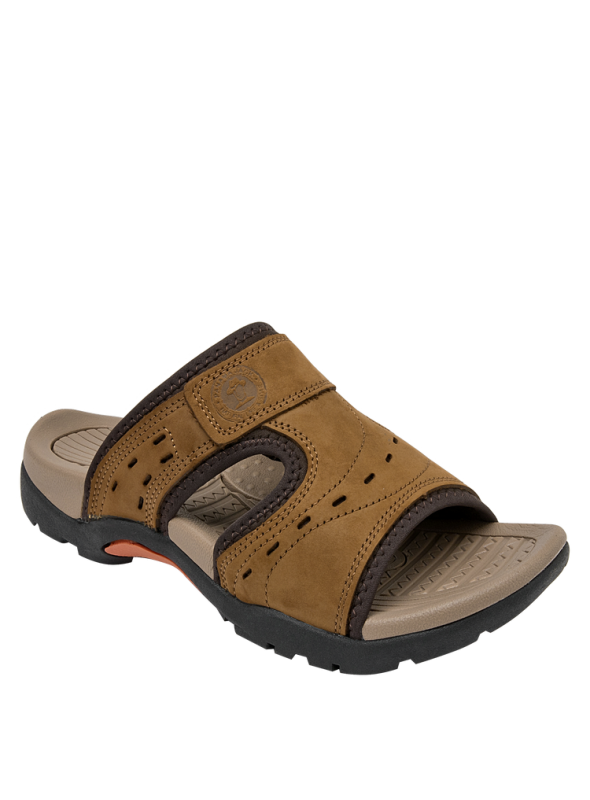 Sandalia de cuero negro, diseño outdoor para hombre, con taco plano y punta abierta.