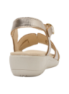 Moderna sandalia de cuero oro para mujer, estilo casual, diseño veraniego y funcional.