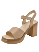 Sandalia casual de mujer en cuero beige, taco bloque, perfecta para salidas veraniegas.