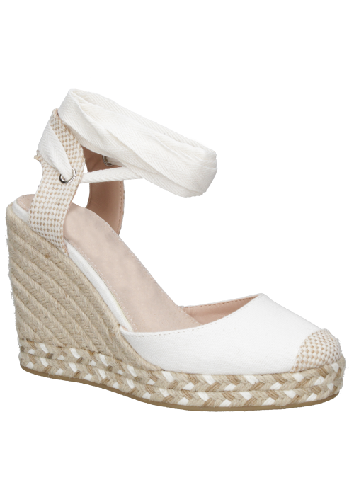 Alpargata de mujer blanca, estilo casual, adecuada para paseos urbanos o eventos veraniegos, con diseño sofisticado.