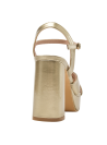 Calzado de charol dorado, perfecto para combinar con vestidos largos o cortos en ocasiones elegantes.