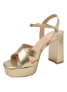 Sandalia dorada de charol para mujer con plataforma y tacón grueso, ideal para eventos formales o semi-formales.