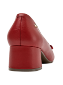 Zapato casual de cuero rojo para mujer, combinado con forro de poliuretano para mayor suavidad.