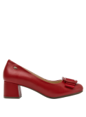 Zapato rojo de cuero para mujer con taco bloque de 5 cm, ideal para un estilo casual y elegante.