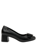 Zapato negro casual de cuero para mujer con taco bloque de 5 cm, ideal para un estilo elegante y cómodo.