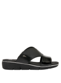 Sandalia negra de cuero para mujer, estilo casual, con taco plano de 4 cm y punta abierta.