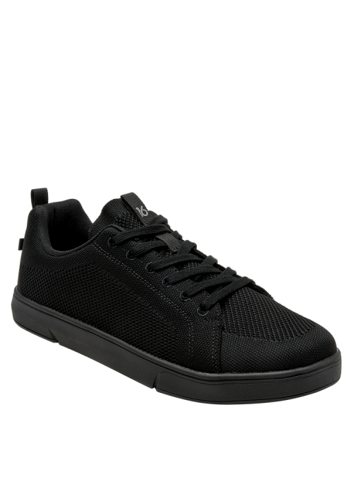 zapatilla textil negra de hombre con taco plano de 3 cm y punta redonda para confort diario.