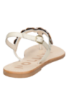 Sandalia casual de cuero beige para mujer, con punta abierta y forro suave, ideal para verano.