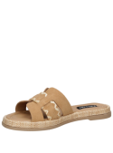 Sandalia camel de cuero para mujer, diseño femenino y duradero, ideal para ocasiones casuales.