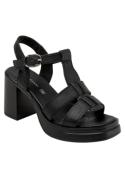 Sandalia de cuero negro, punta abierta, ideal para un look casual veraniego femenino.