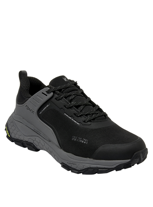 Calzado masculino negro con diseño resistente y moderno, suela plana de 4.5 cm para buen agarre.
