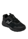 calzado negro con taco plano de 4 cm y suela de excelente agarre