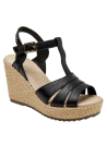 Sandalia de mujer en cuero negro, estilo casual con taco cuña, frescura y elegancia.