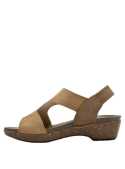 Sandalia de mujer camel, cuero 100%, estilo casual con forro sintético suave.